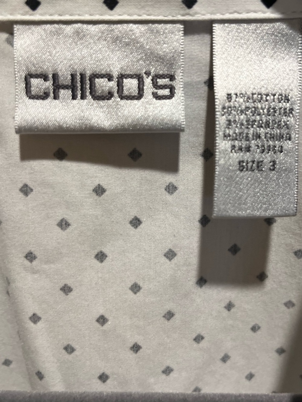 49. WOMENS CHICO’S 3/XL DETAIL TOP - Picture 2 of 5